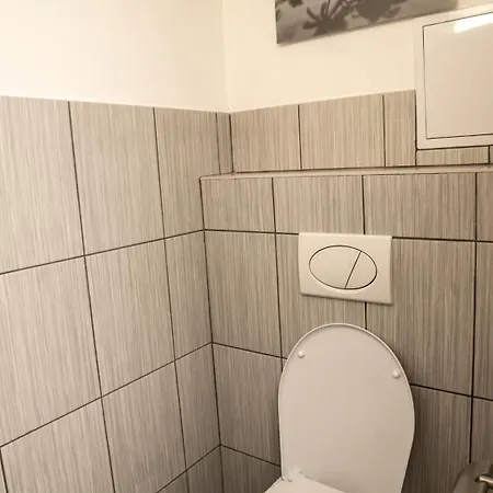 Grand Apartment Near Dancing House Prague Exterior photo